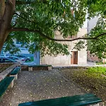 Anna Apartman *