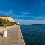 Anna Apartman Zára